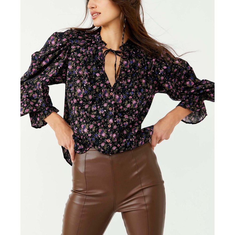 🎉LAST CHANCE🎉 NWT Free People Meant To Be Blouse / Black Combo